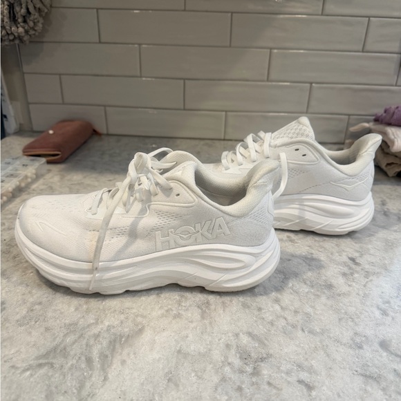 Hoka Women's Clifton 10 Sneakers - Wise width 8women - Picture 6 of 9